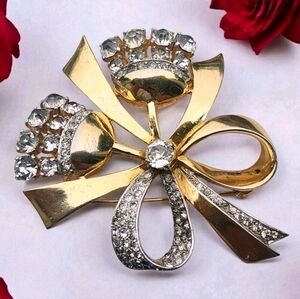 Vintage Signed MAZER 1940s Rhinestone Bellflower Brooch Gold Plated Floral Pin